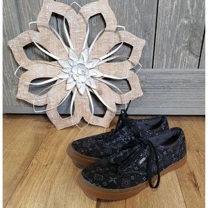 Vans Shoes Women’s Size 7 Black Geometric Pattern Excellent Condition